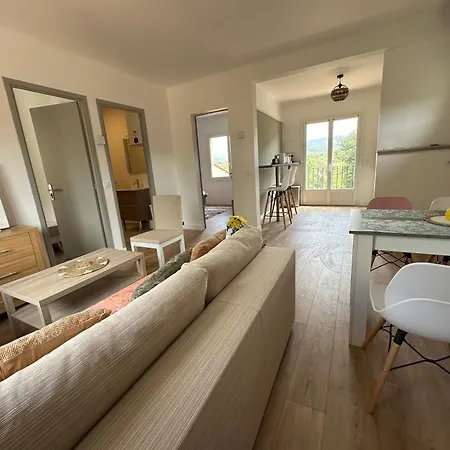 Magnifique T3 Renove Avec Gout Au Coeur Des Vignes Cogolin